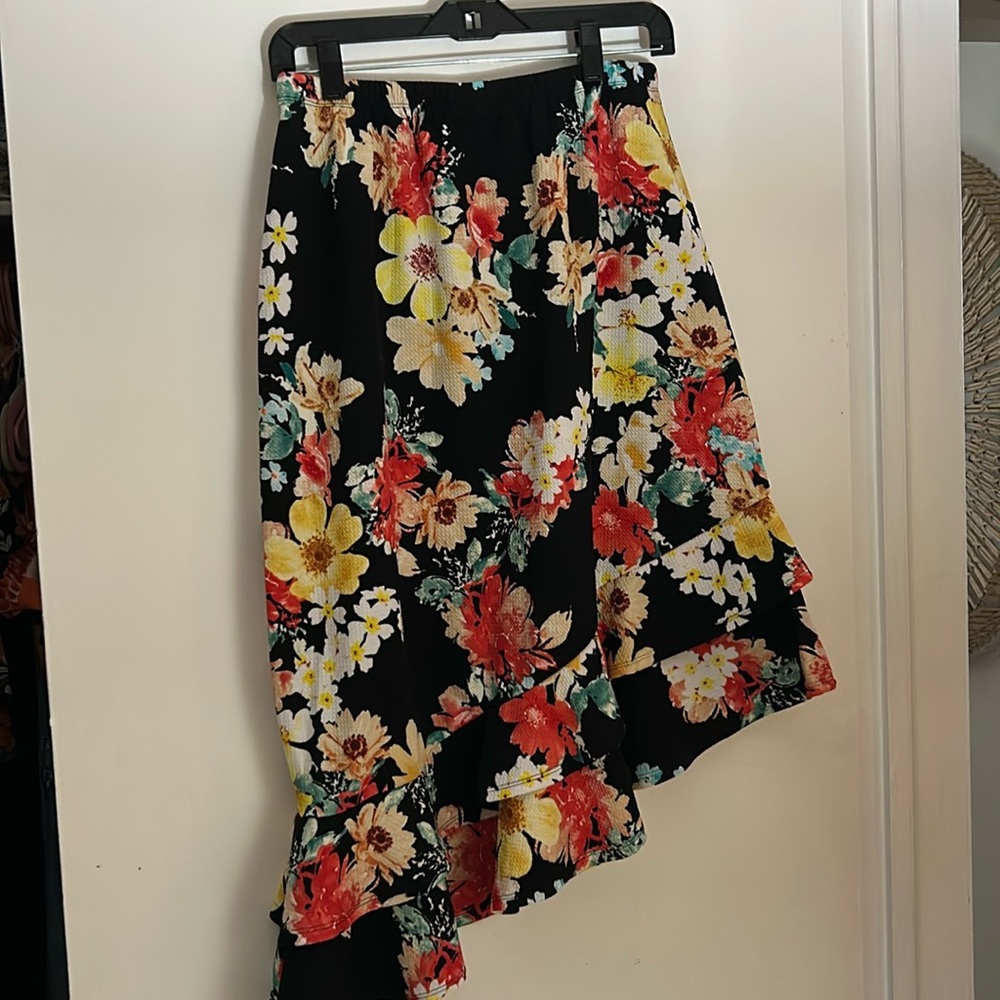 Bobeau Floral Ruffle Skirt